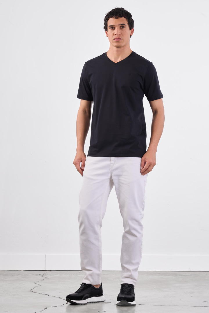 Siyah V Yaka Pamuklu Düz Renk Slim Fit Erkek T-shirt