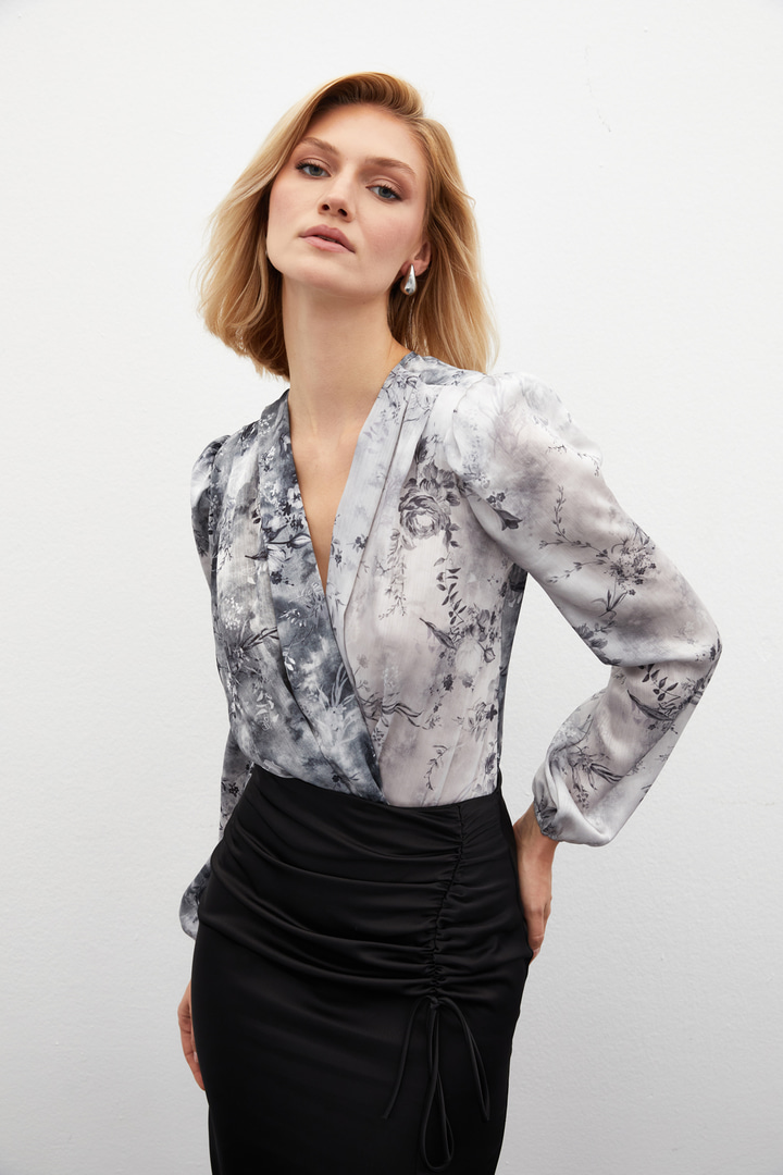 Çiçek Desenli Bodysuit Bluz - GRİ