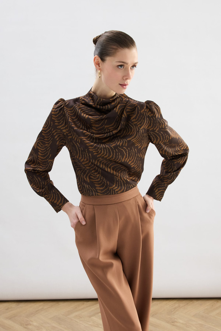 Drape Detaylı Desenli Bluz - Kahve