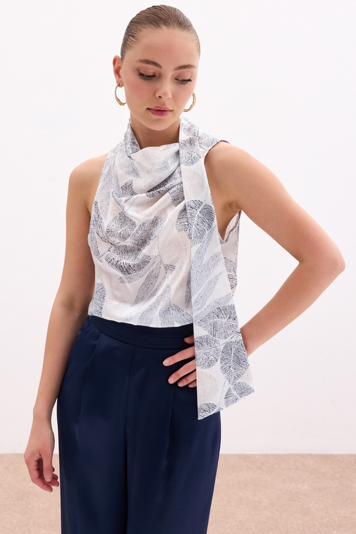 Fularlı Desenli Bluz - Siyah