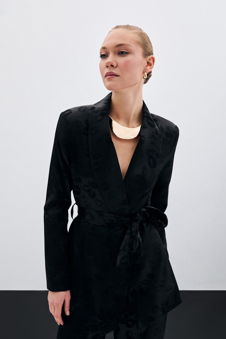 Şal Yaka Kuşaklı Ceket - Siyah