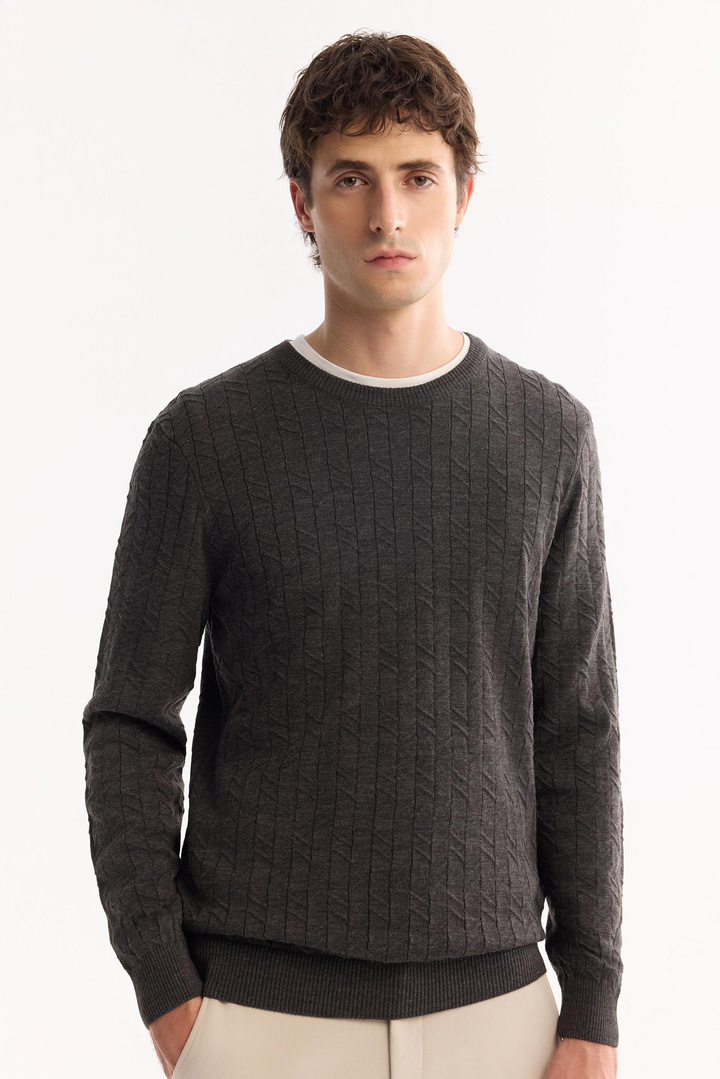 Antrasit Bisiklet Yaka %100 Akrilik Dokulu Triko Kazak