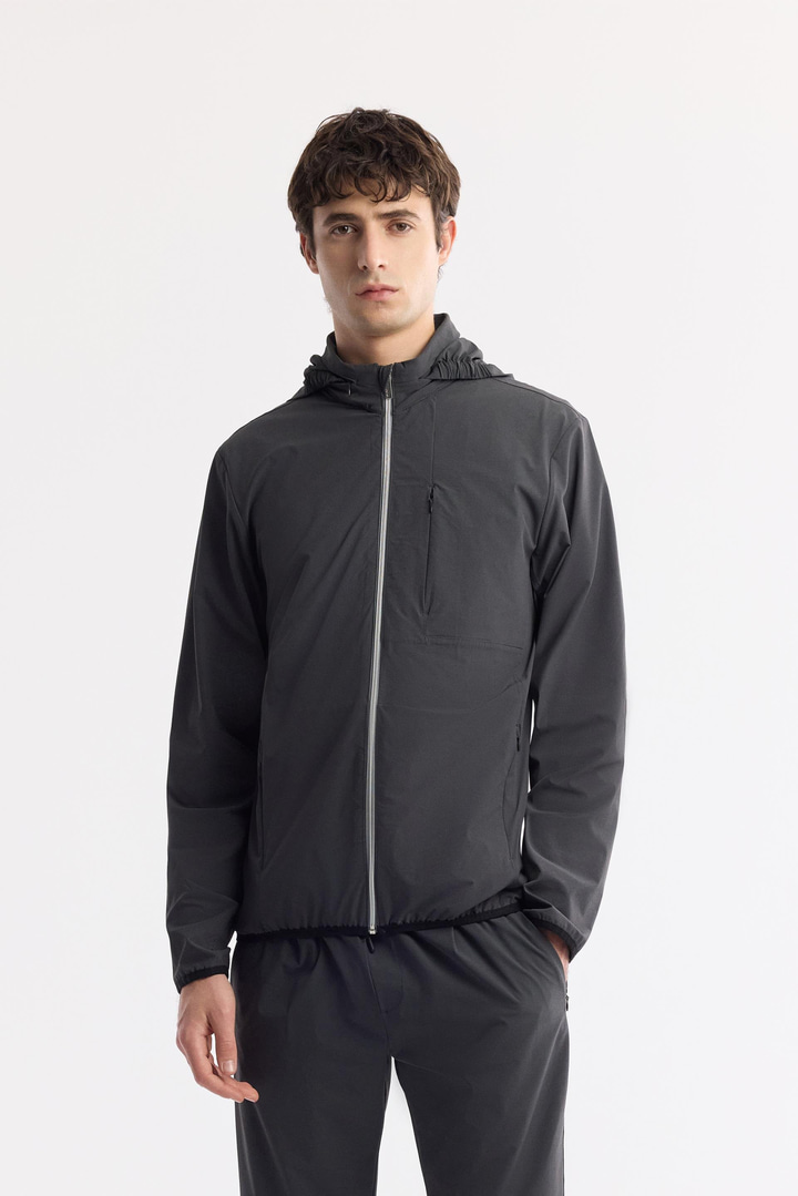 Antrasit Kapüşonlu Su İtici Bi-Stretch Teknik Kumaş Mont