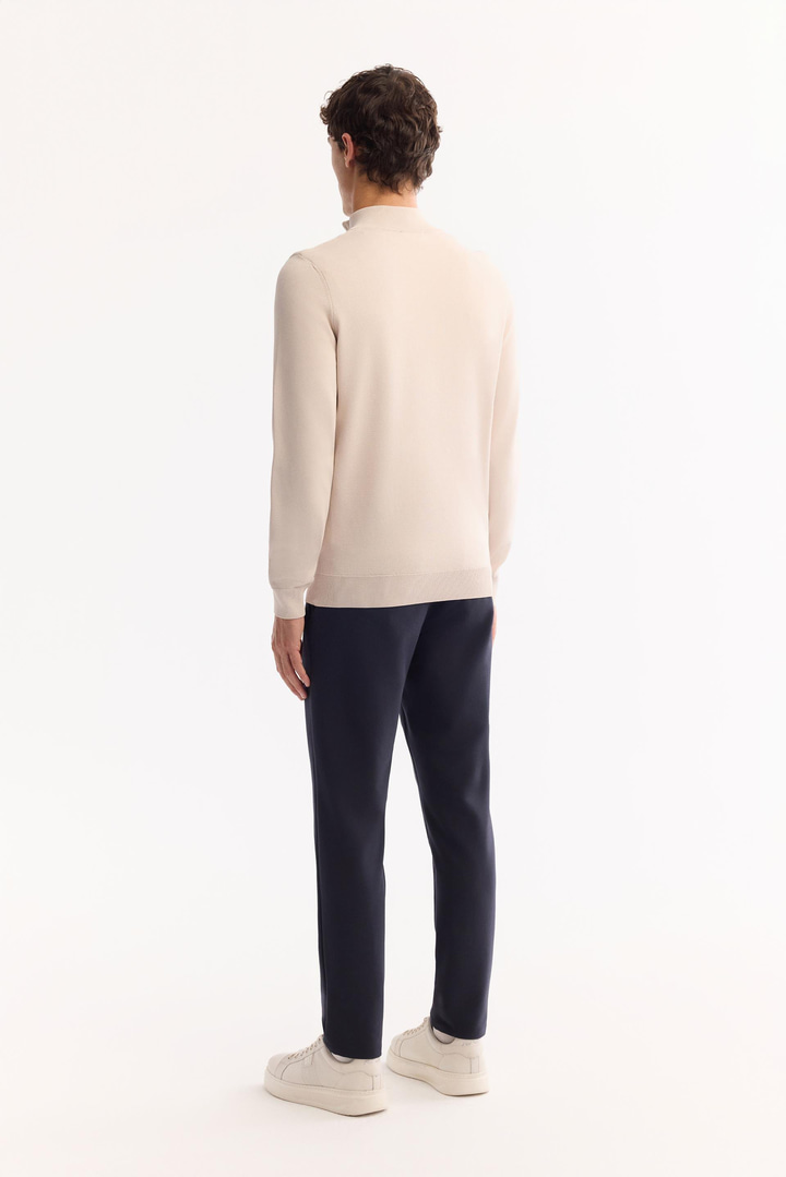 Bej Dik Yaka Fermuarlı Rayon Tüylenmeyen Triko Kazak