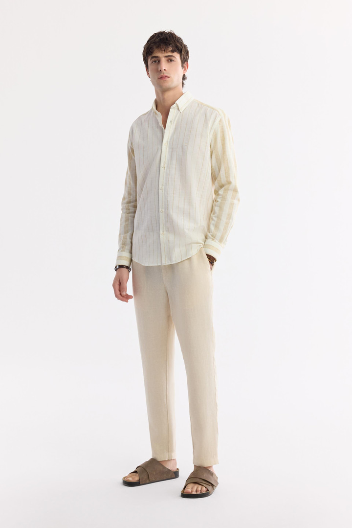 Bej Düğmeli Yaka Çizgili Keten Karışımlı Gömlek
