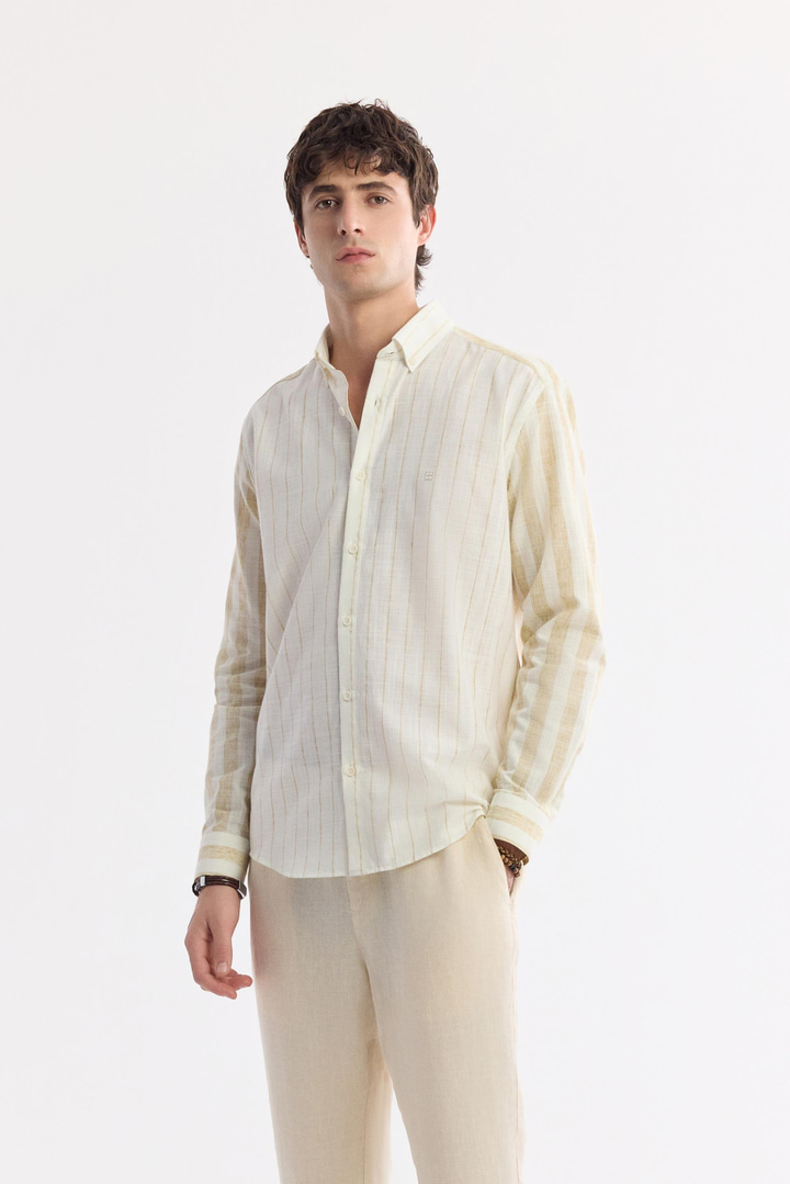 Bej Düğmeli Yaka Çizgili Keten Karışımlı Gömlek