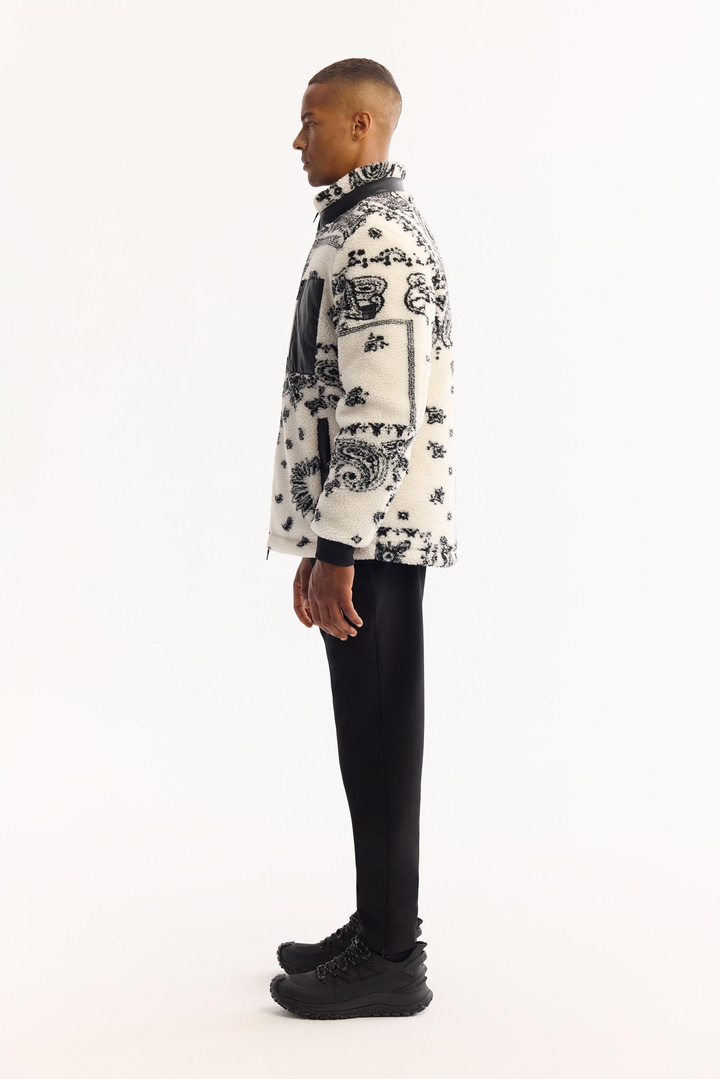 Beyaz Dik Yaka Rüzgar Geçirmez -4 Dereceye Dayanıklı Peluş Mont