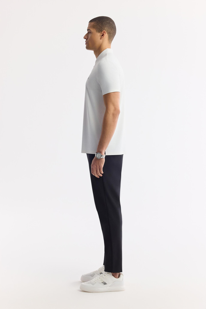 Beyaz Kıvrılmaz Polo Yaka Bi-Stretch Teknik Kumaş T-Shirt