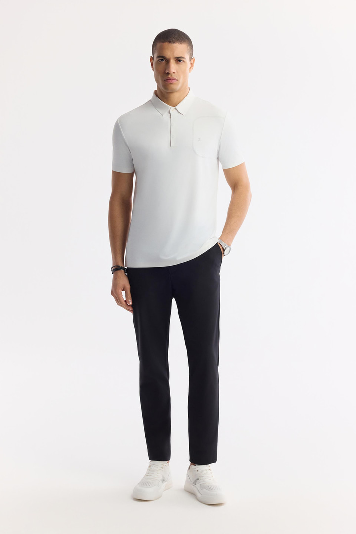 Beyaz Kıvrılmaz Polo Yaka Bi-Stretch Teknik Kumaş T-Shirt