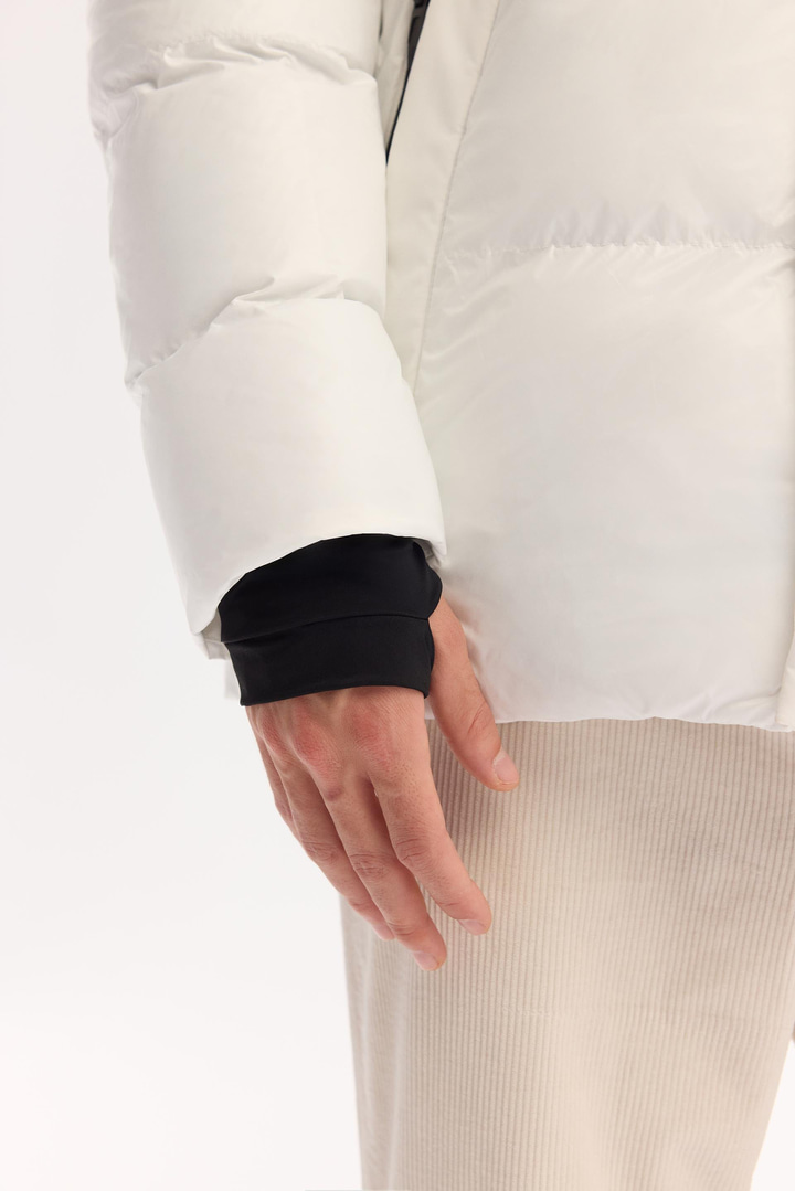 Beyaz Kapüşonlu Su İtici Rüzgar Geçirmez -10 Dereceye Dayanıklı Parlak Şişme Kayak Montu