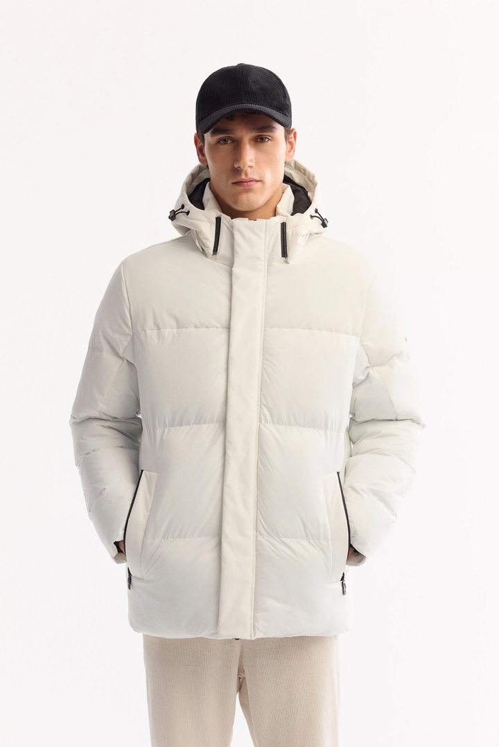 Beyaz Kapüşonlu Su İtici Rüzgar Geçirmez -10 Dereceye Dayanıklı Parlak Şişme Kayak Montu