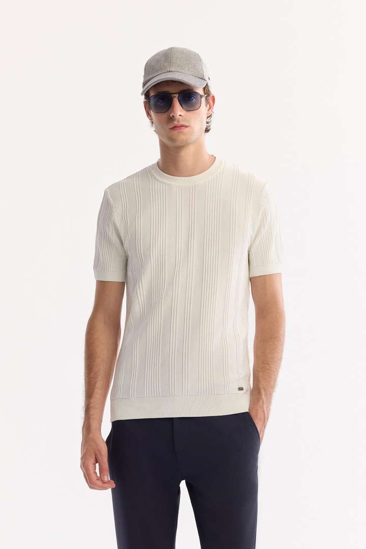 Ekru Bisiklet Yaka Çizgili Triko T-Shirt