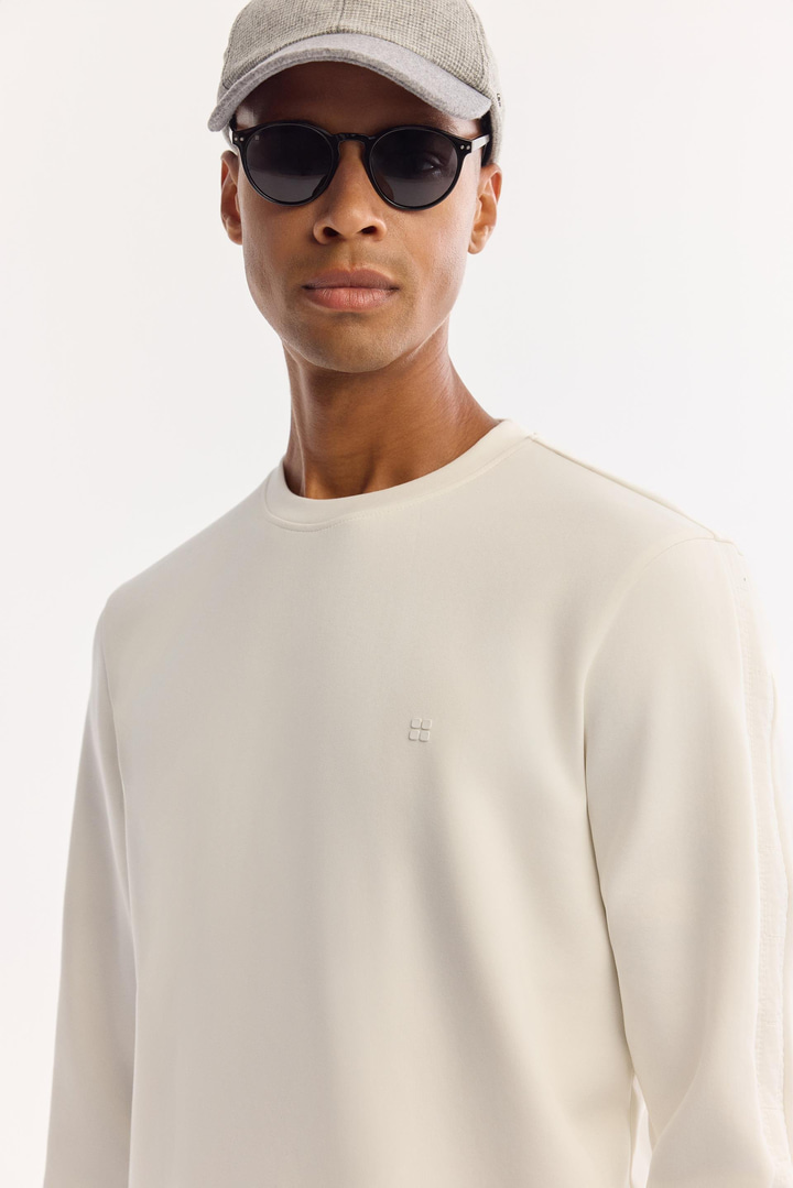 Ekru Bisiklet Yaka Kolay Ütülenen Bi-Stretch Sweatshirt
