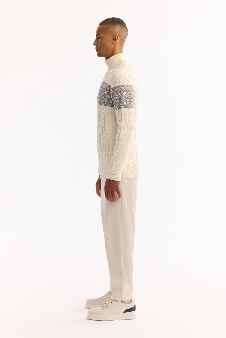 Ekru Balıkçı Yaka Soft Touch Desenli Triko Kazak