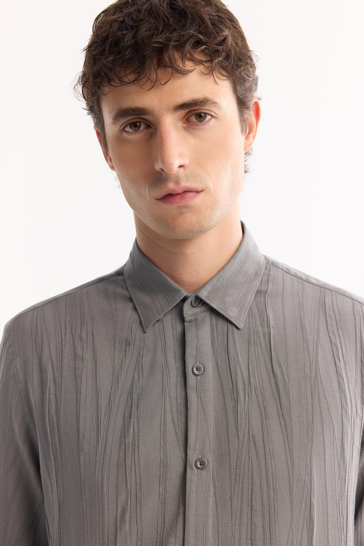 Gri Düğmeli Yaka Pamuklu Soft Touch Dokulu Gömlek