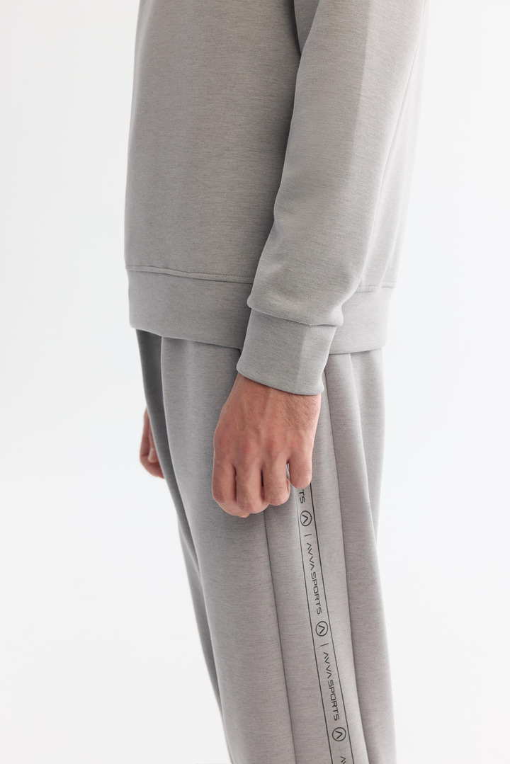 Gri Bisiklet Yaka Baskılı Soft Touch Sweatshirt