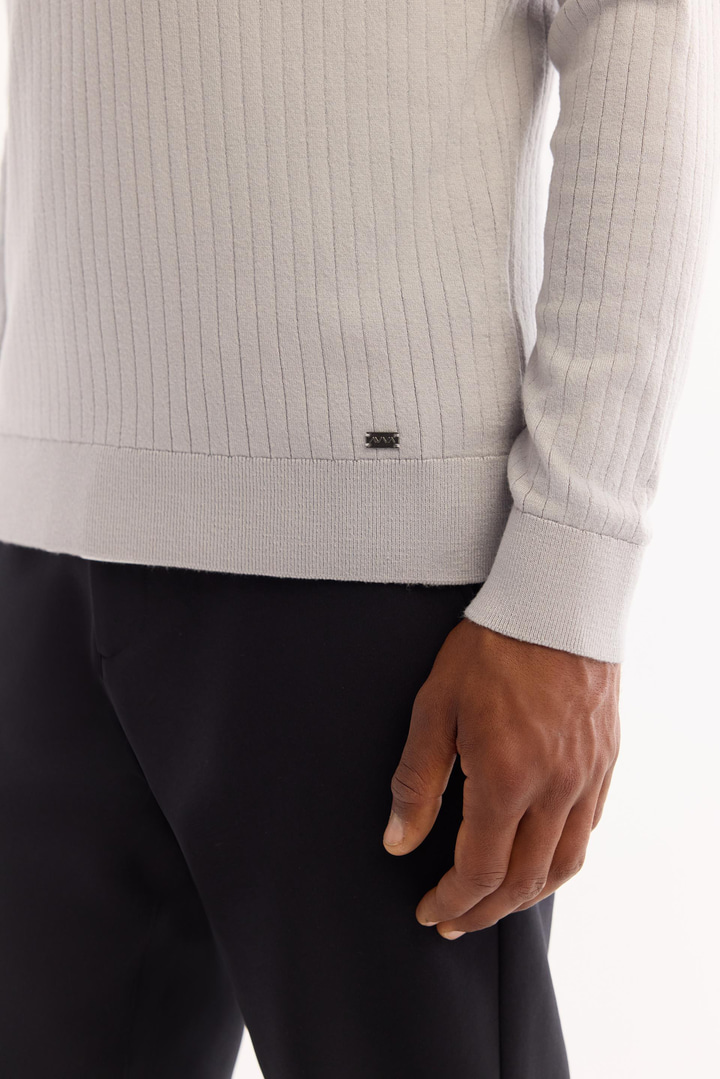 Gri Dik Yaka Fermuarlı Soft Touch Çizgili Triko Kazak