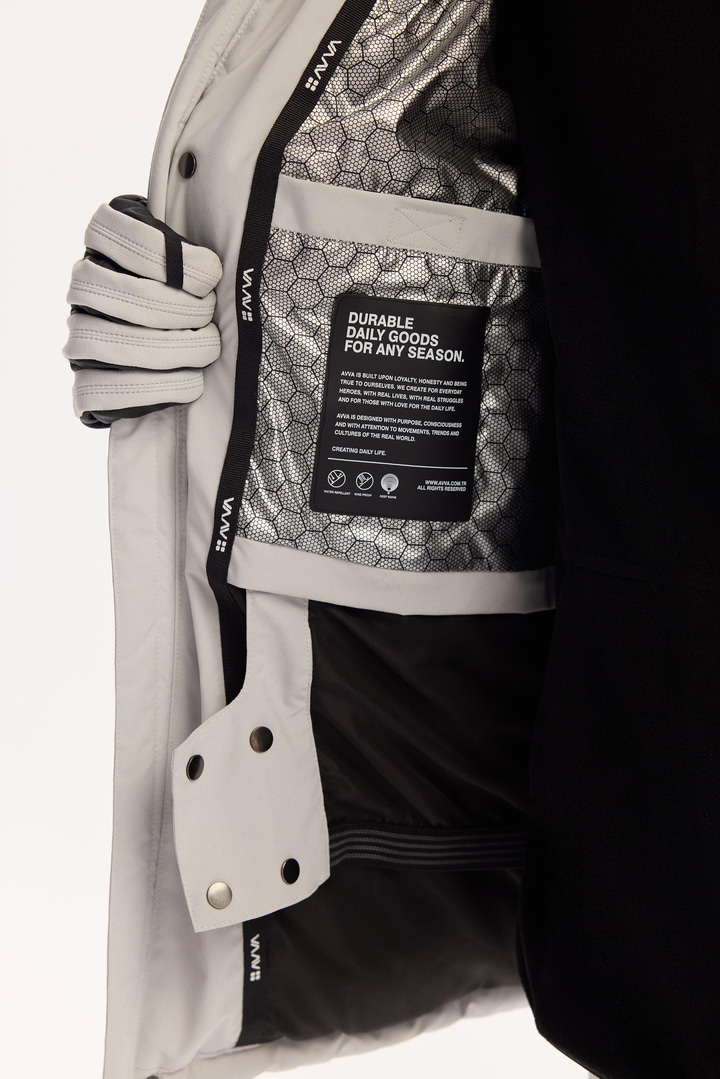 Gri Kapüşonlu Su İtici Rüzgar Geçirmez -15 Dereceye Dayanıklı Şişme Kayak Montu