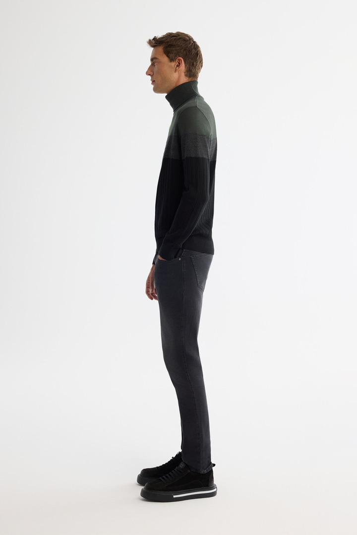 Haki Tam Balıkçı Yaka Blok Renkli Yün Karışımlı Kazak