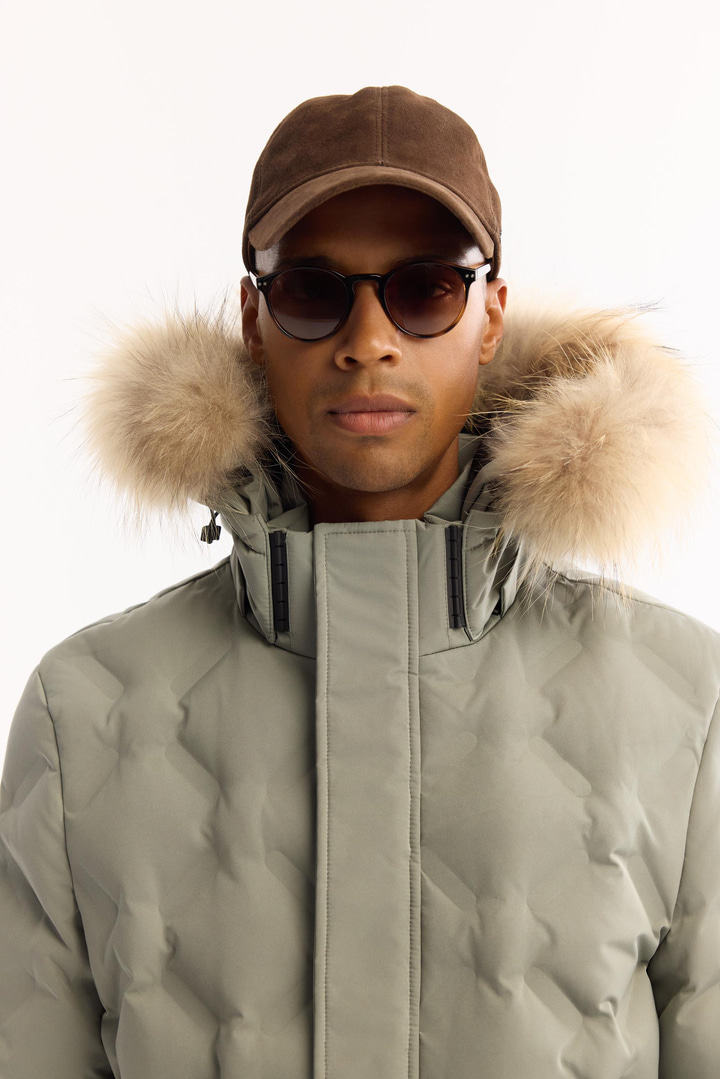 Nil Yeşili Kapüşonlu %100 Kaz Tüyü Su İtici Rüzgar Geçirmez -10 Dereceye Dayanıklı Şişme Mont