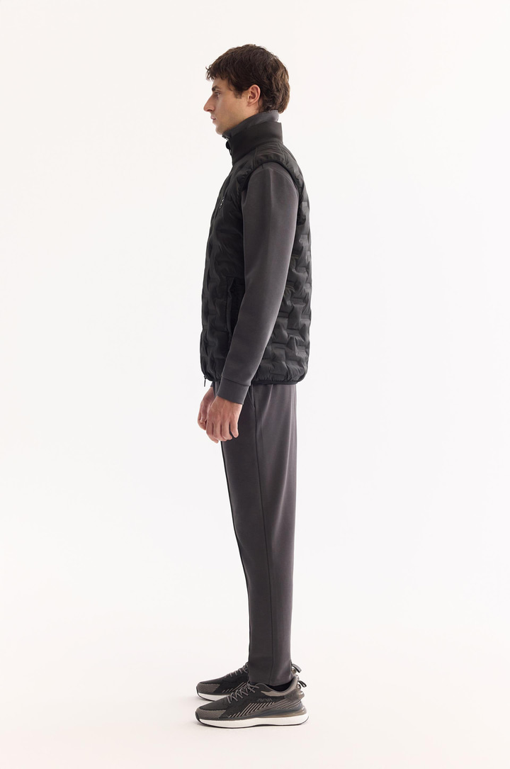 Siyah Dik Yaka Su İtici Rüzgar Geçirmez Hafif Şişme Yelek