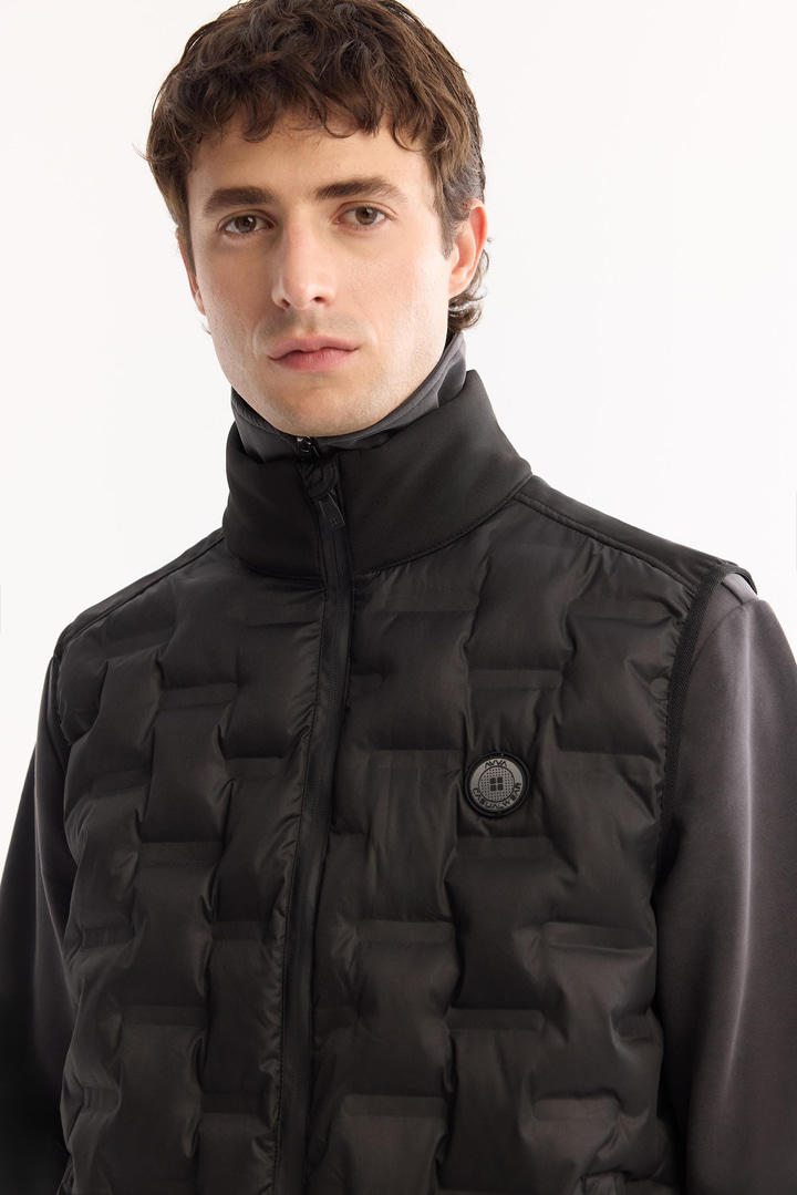 Siyah Dik Yaka Su İtici Rüzgar Geçirmez Hafif Şişme Yelek