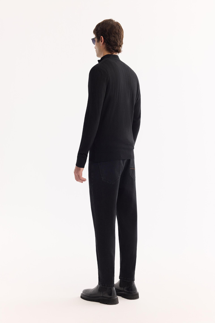Siyah Dik Yaka Fermuarlı Soft Touch Çizgili Triko Kazak