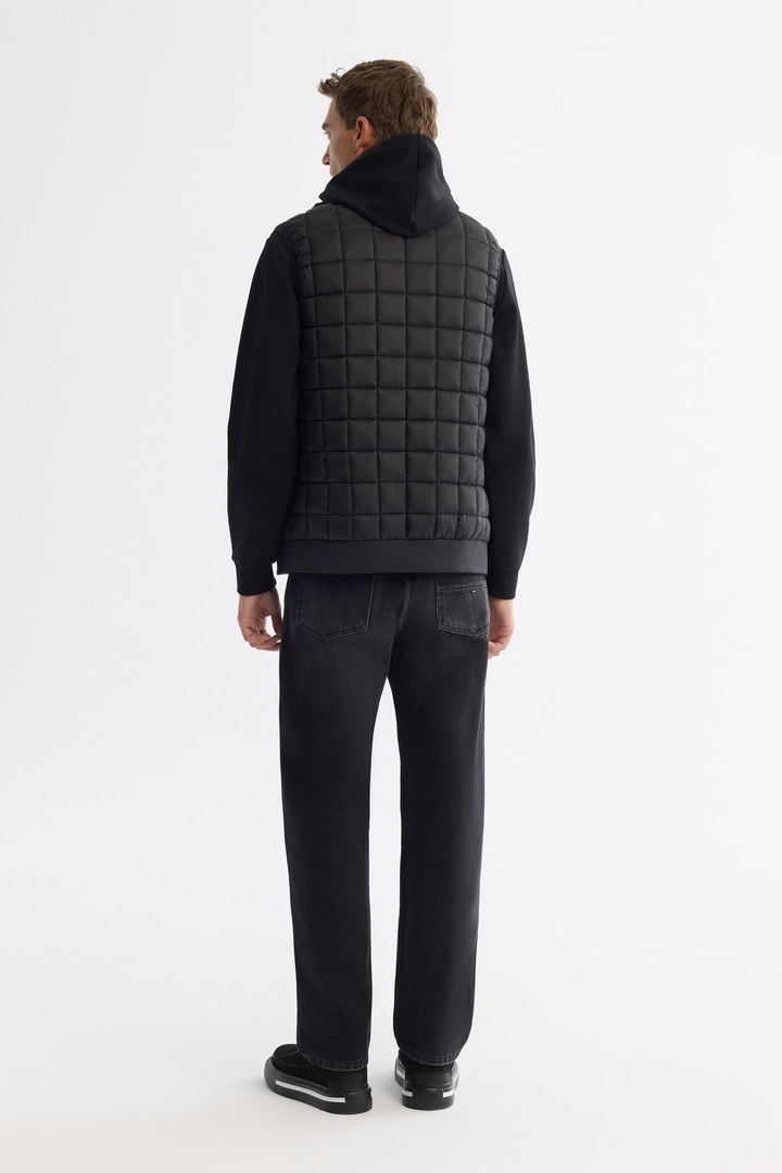 Siyah Dik Yaka Kare Kapitone Termometreli Şişme Yelek