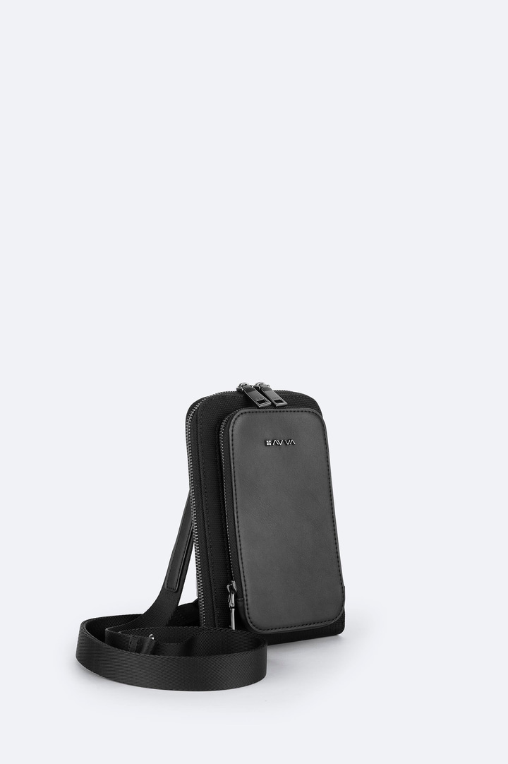 Siyah Deri Görünümlü Uzun Askılı Çapraz Çanta