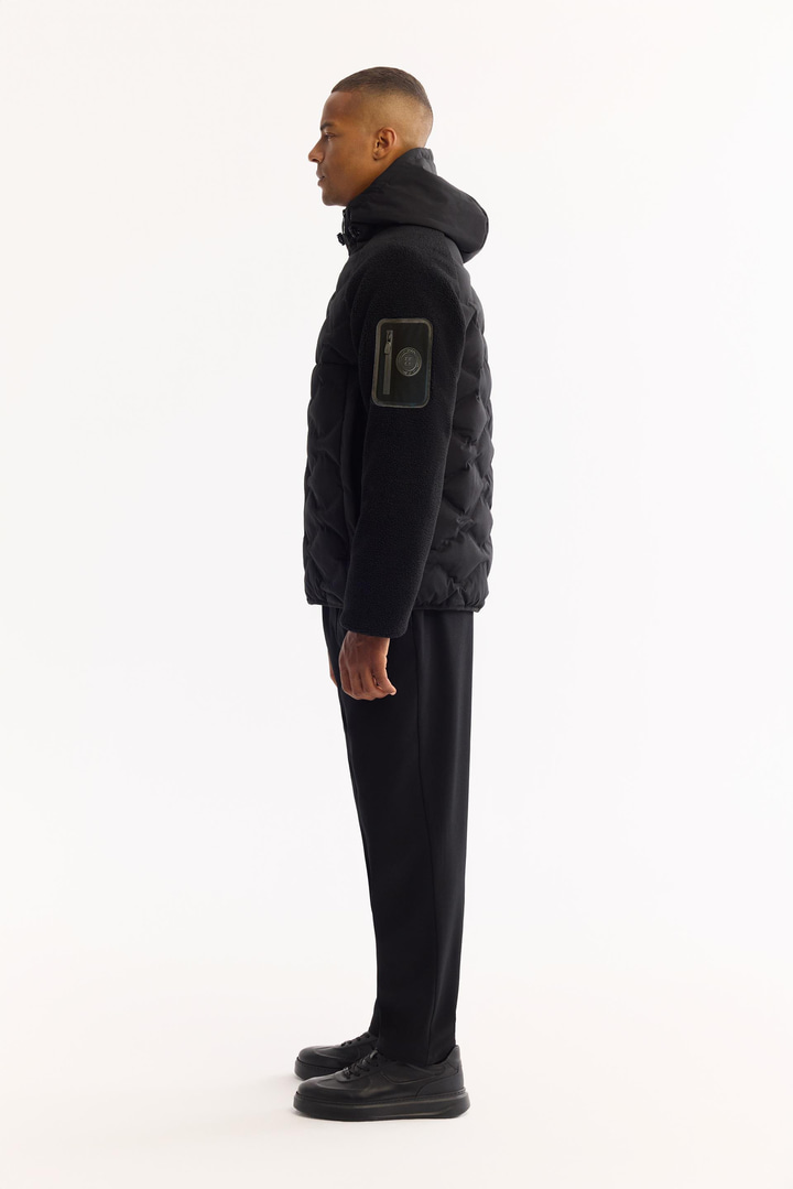 Siyah Kapüşonlu Rüzgar Geçirmez -5 Dereceye Dayanıklı Peluş Mont