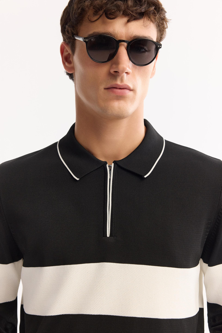 Siyah Polo Yaka Fermuarlı Çizgili Triko Kazak