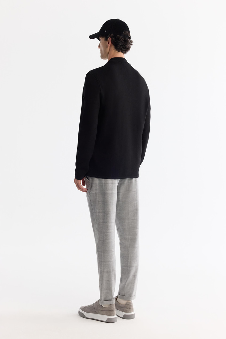 Siyah Polo Yaka Fermuarlı Cepli Hırka