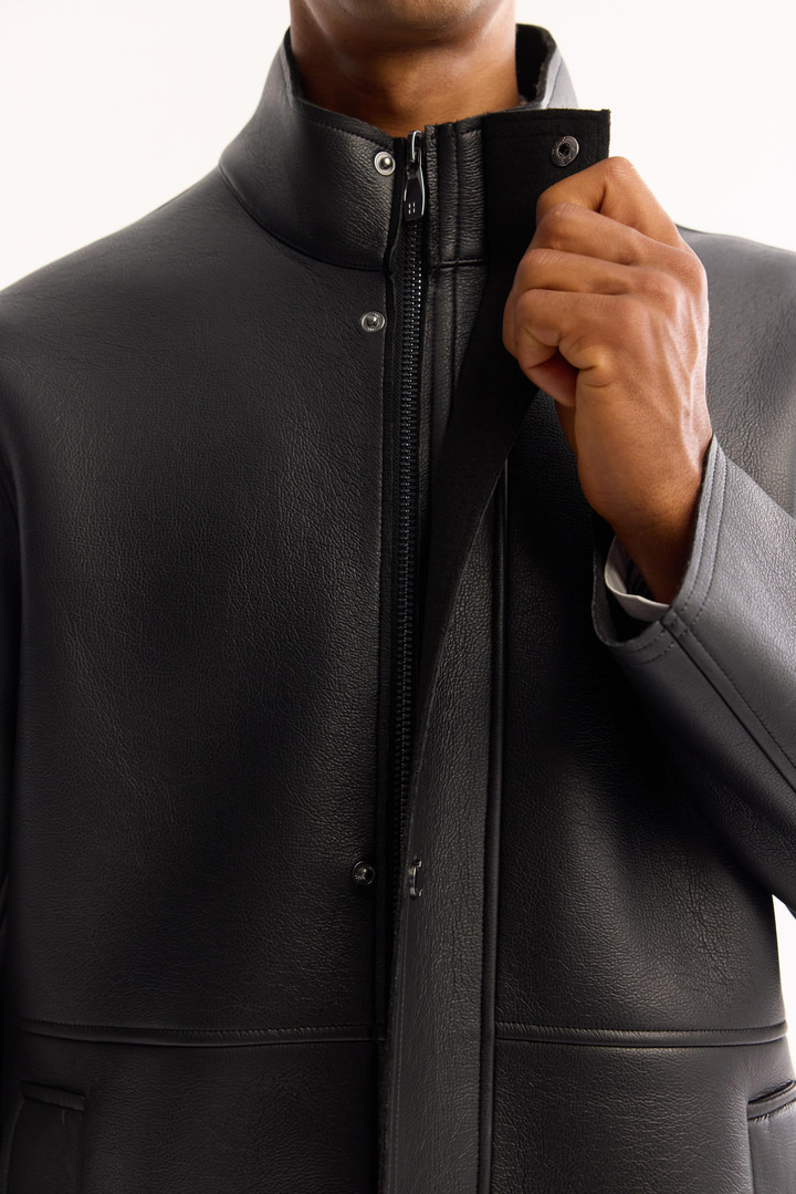 Siyah Dik Yaka Rüzgar Geçirmez Uzun Napa Kaban