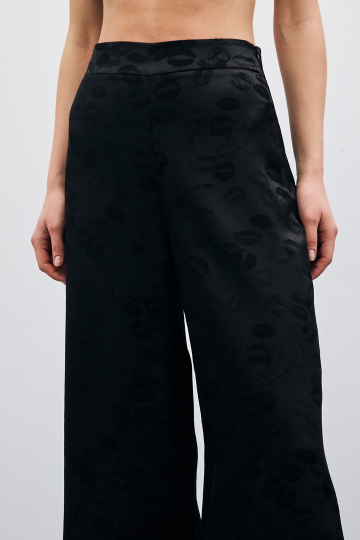 Bol Paça Desenli Pantolon - Siyah