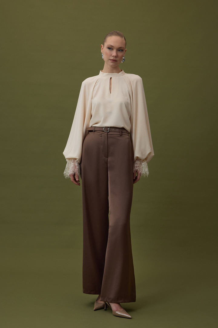 Kemer Detaylı Saten Pantolon - Kahve