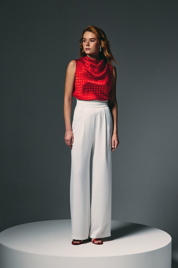 Puantiye Desenli Kolsuz Bluz - Kırmızı