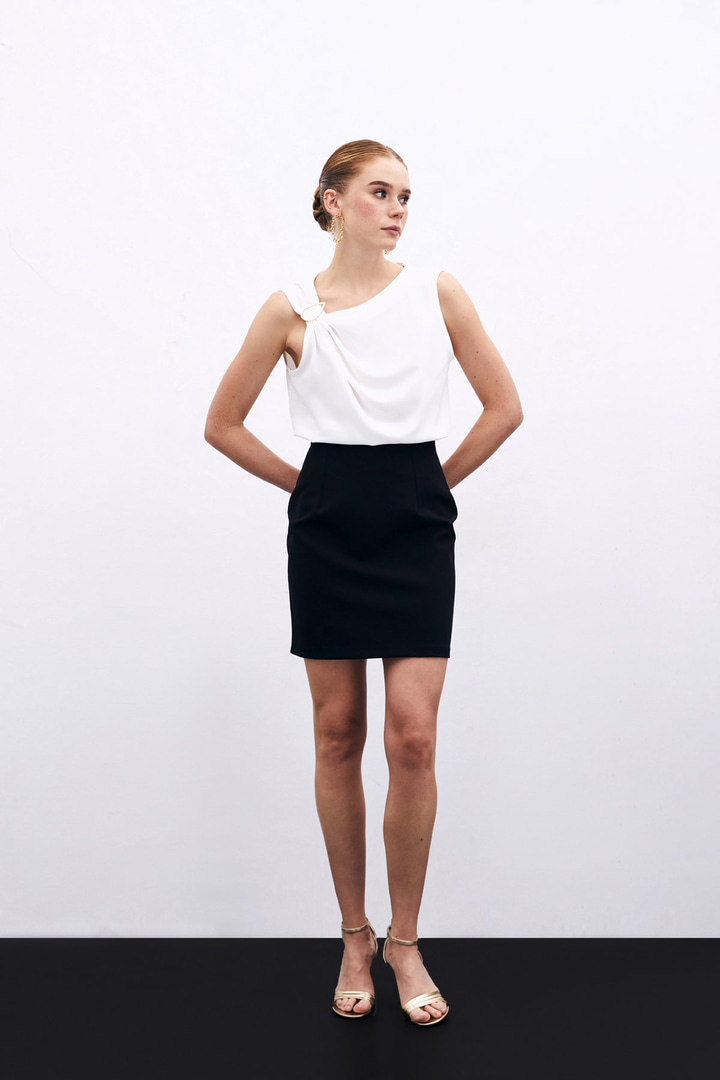 Tek Omuz Detaylı Bluz - Ekru