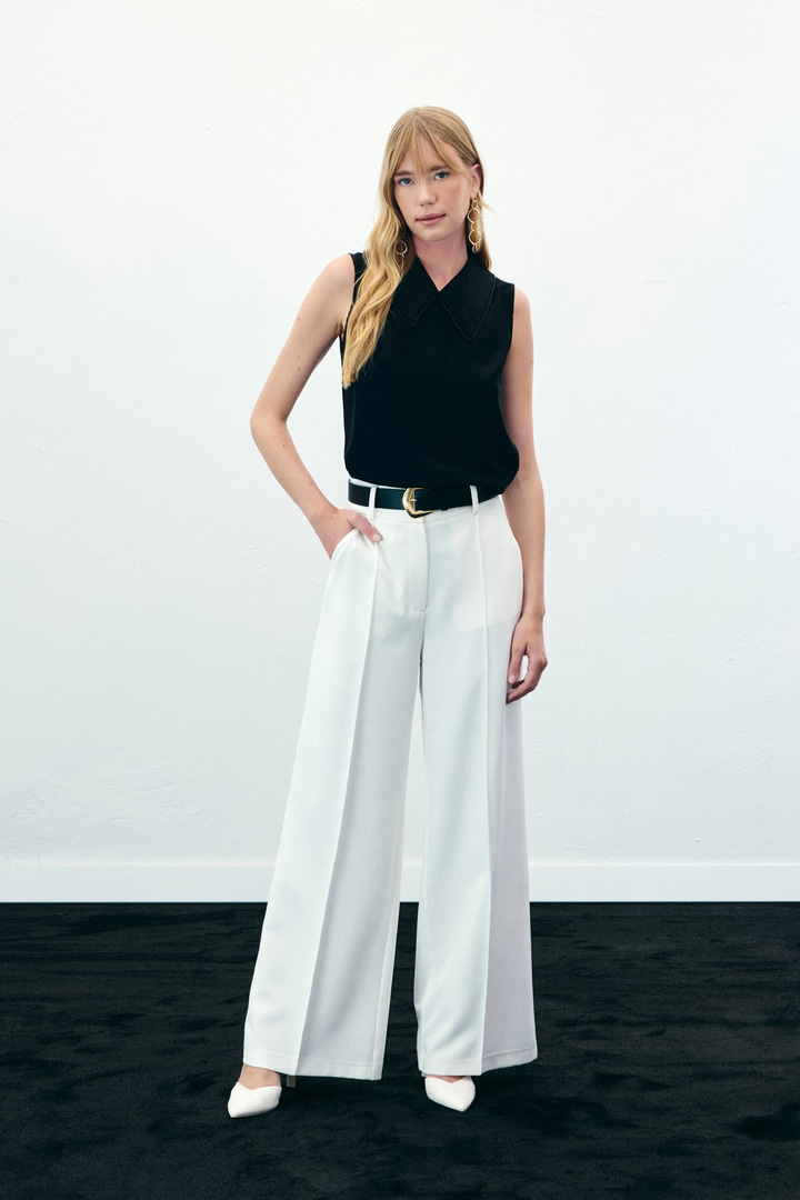 Yaka İncili Kolsuz Bluz - Siyah