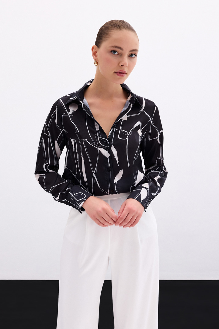Yırtmaç Detaylı Gömlek - Siyah
