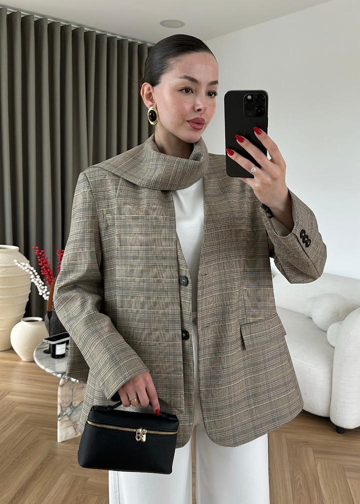 Delina Çıkarılabilir Fularlı Ceket RENKLİ