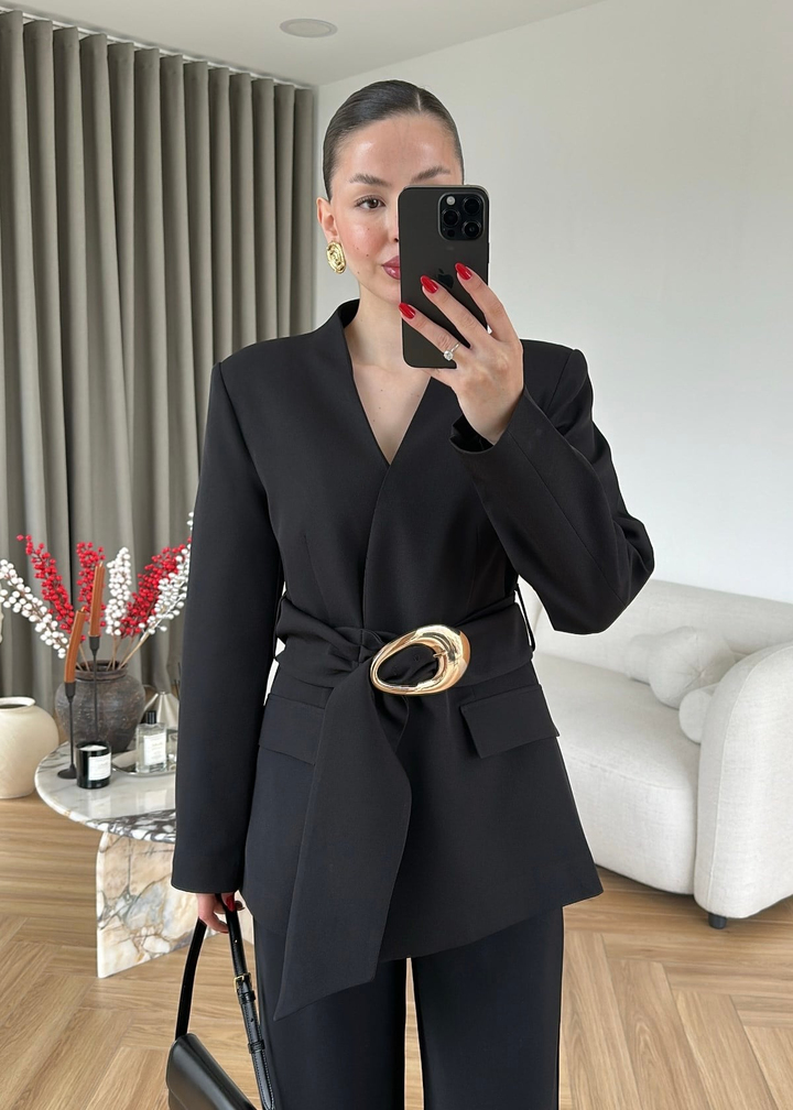 Gold Tokalı Geniş Kemerli Blazer SİYAH