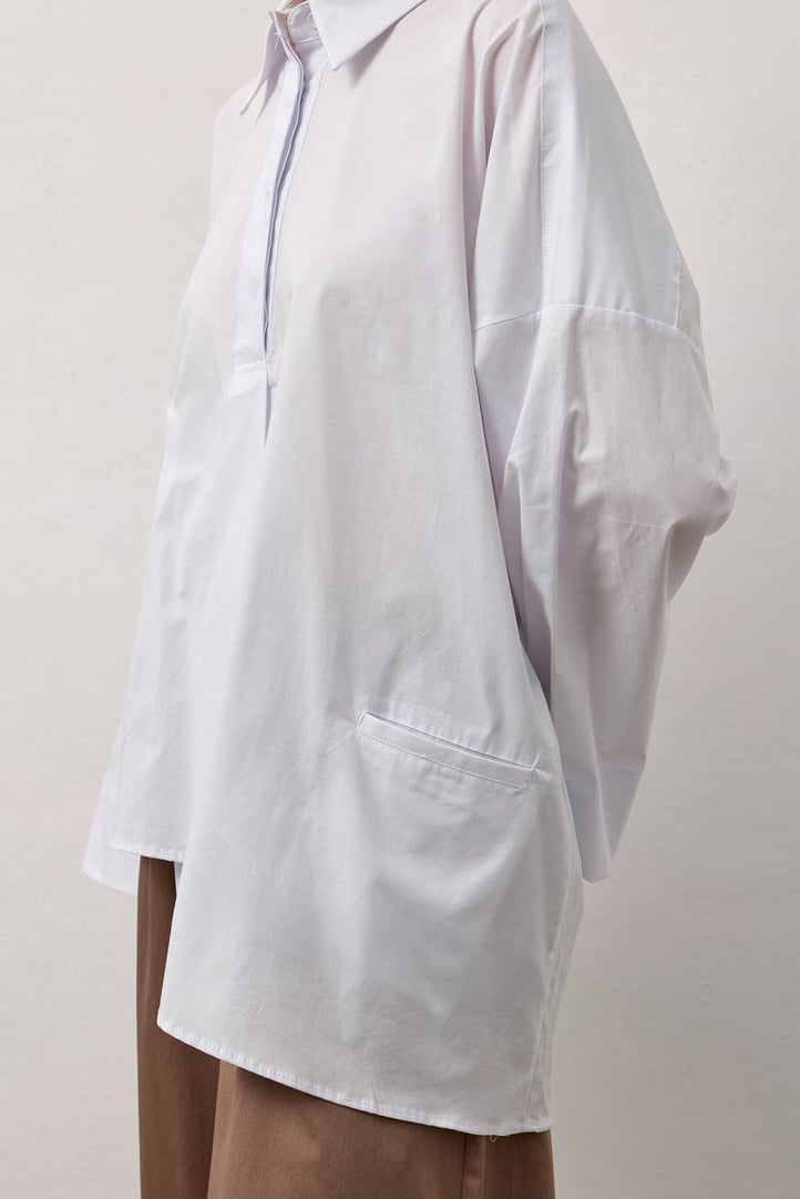 Beyaz Asimetrik Oversize Gömlek