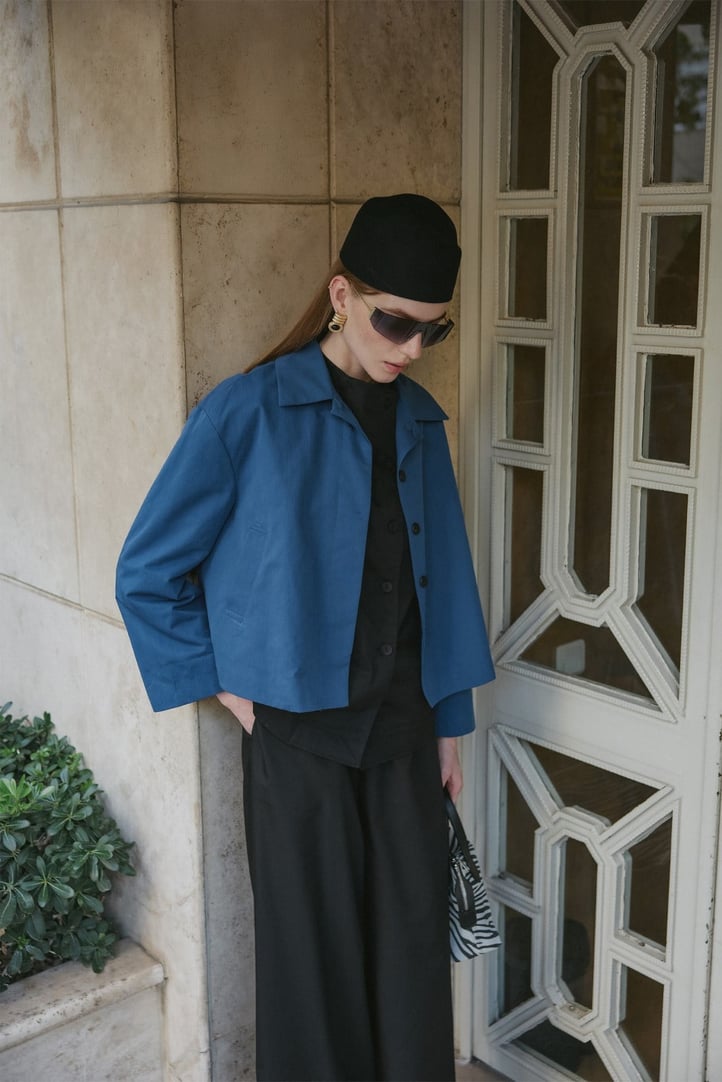 Saks Mavisi Çizgili Astar Detaylı Mini Trençkot