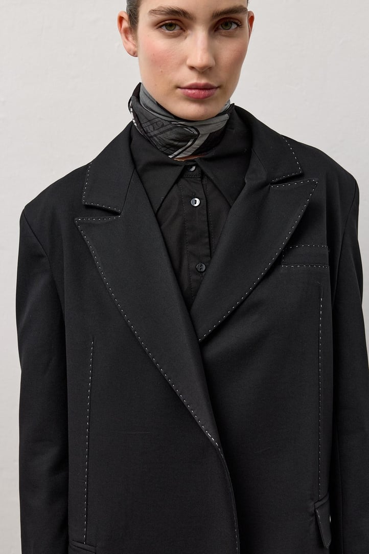 Siyah Özel Dikiş Detaylı Blazer Ceket
