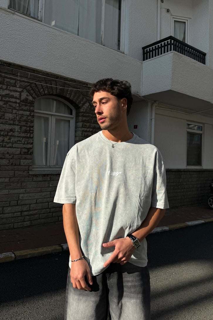 1989 Baskılı Acid Wash Oversize Tişört