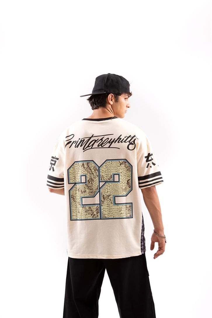 22 Baskılı Krem Oversize Tişört