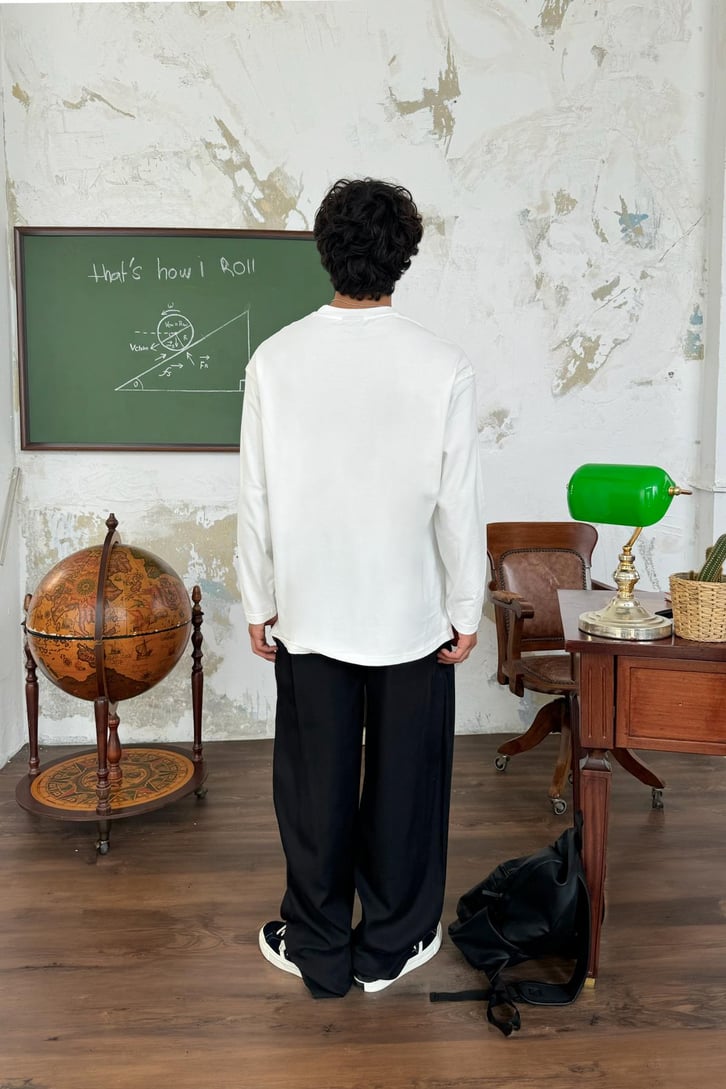 3D Minimalist Baskılı Uzun Kollu Tişört