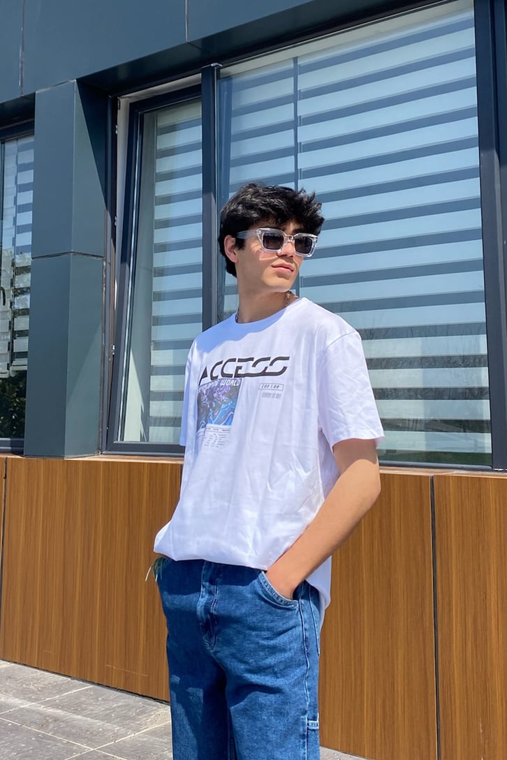 Access Baskılı Beyaz Oversize Tshirt