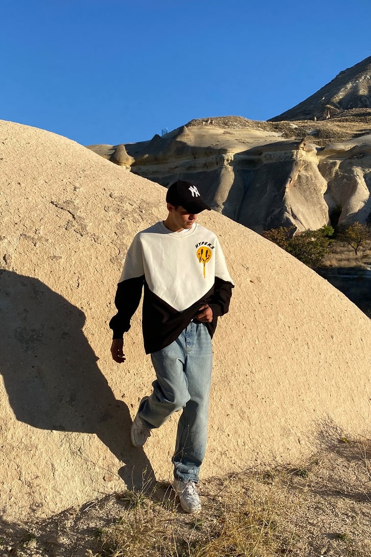 ACID SMILE COLOR BLOCK SWEATSHIRT