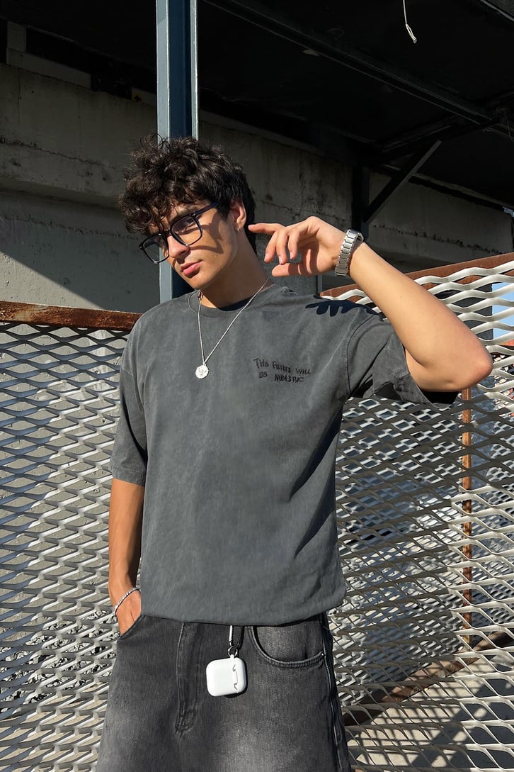 Acid Wash Non Fungible Minds Nakışlı Oversize Tişört